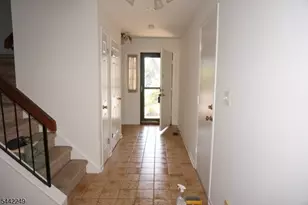 10 Hemlock Ct, Raritan Township, NJ 08822 - Photo 2