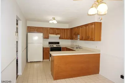 10 Hemlock Ct, Raritan Township, NJ 08822 - Photo 6