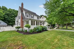 453 S Maple Ave, Glen Rock, NJ 07452 - Photo 1
