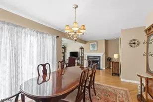 44 Lancelot Dr, Berkeley Heights Township, NJ 07922 - Photo 10