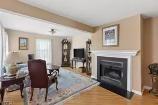 44 Lancelot Dr, Berkeley Heights Township, NJ 07922 - Photo 4