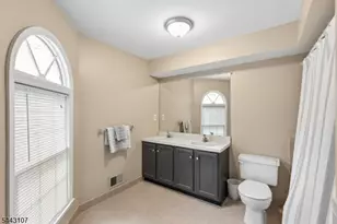 44 Lancelot Dr, Berkeley Heights Township, NJ 07922 - Photo 22