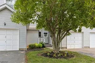 44 Lancelot Dr, Berkeley Heights Township, NJ 07922 - Photo 1