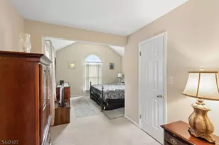 44 Lancelot Dr, Berkeley Heights Township, NJ 07922 - Photo 16