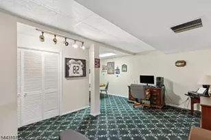 44 Lancelot Dr, Berkeley Heights Township, NJ 07922 - Photo 24