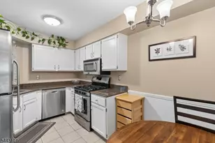 44 Lancelot Dr, Berkeley Heights Township, NJ 07922 - Photo 12