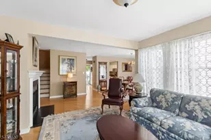 44 Lancelot Dr, Berkeley Heights Township, NJ 07922 - Photo 6