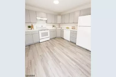 119 Valley Rd #2A, Clifton, NJ 07013 - Photo 2
