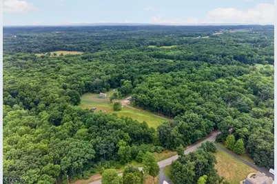 41 Featherbed Lane, Raritan Township, NJ 08822 - Photo 18