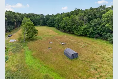 41 Featherbed Lane, Raritan Township, NJ 08822 - Photo 16
