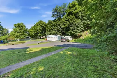 60 Martin Rd, Verona, NJ 07044 - Photo 4