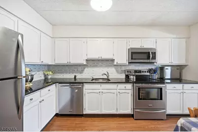 28 Iron Forge Sq #28, Pompton Lakes, NJ 07442 - Photo 6