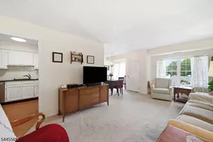 28 Iron Forge Square, Pompton Lakes, NJ 07442 - Photo 12