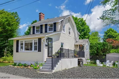 4 Lakeview Ave, Mount Olive, NJ 07828 - Photo 2