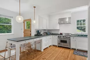 40 Oakwood Ave, Montclair, NJ 07043 - Photo 12