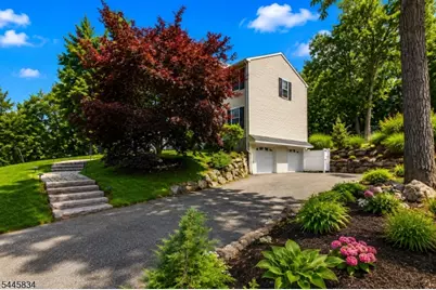 8 Cross Oak Ln, West Milford, NJ 07480 - Photo 2