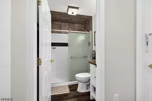 8 Cross Oak Ln, West Milford, NJ 07480 - Photo 10