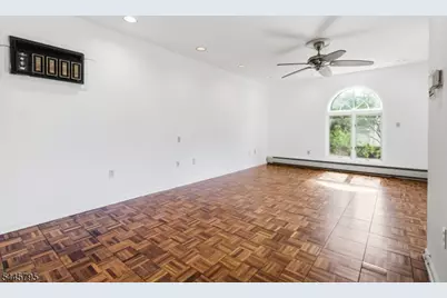 814 Willis Pl, Roselle Park, NJ 07204 - Photo 22