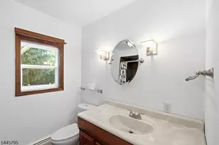 814 Willis Pl, Roselle Park, NJ 07204 - Photo 18