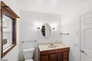 814 Willis Pl, Roselle Park, NJ 07204 - Photo 20