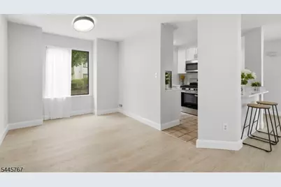 93 Gate House Ln, Edison Twp., NJ 08820 - Photo 10
