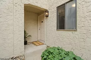 93 Gate House Ln, Edison Twp., NJ 08820 - Photo 2