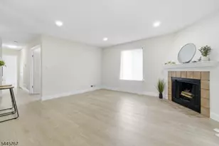 93 Gate House Ln, Edison Twp., NJ 08820 - Photo 14