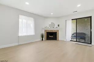 93 Gate House Ln, Edison Twp., NJ 08820 - Photo 12