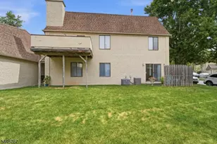 93 Gate House Ln, Edison Twp., NJ 08820 - Photo 32