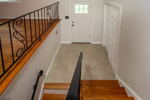 5 Crossbrook Ln, West Caldwell, NJ 07006 - Photo 8