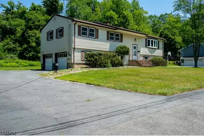 5 Crossbrook Ln, West Caldwell, NJ 07006 - Photo 2