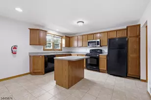 23 Canal St, Raritan, NJ 08869 - Photo 6