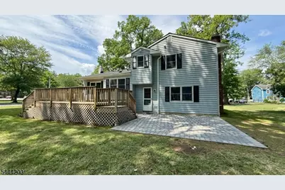 67 Tudor Ln, Berkeley Heights Township, NJ 07922 - Photo 4