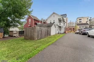20 Bloomfield Ave, Flemington, NJ 08822 - Photo 2