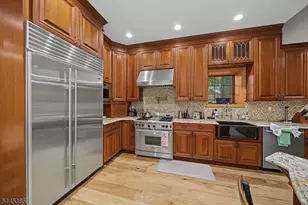 2 Thompson Rd, Parsippany, NJ 07005 - Photo 8