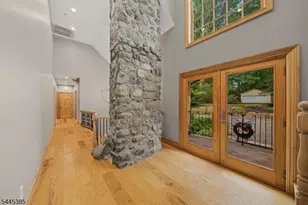 2 Thompson Rd, Parsippany, NJ 07005 - Photo 4