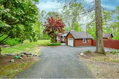 101 Drakestown Rd, Washington Township, NJ 07840 - Photo 2