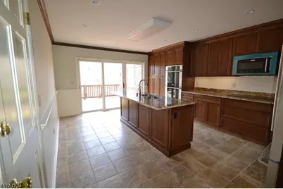39 Hunters Circle, Tewksbury Township, NJ 08833 - Photo 6