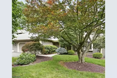 39 Hunters Circle, Tewksbury Township, NJ 08833 - Photo 2