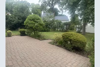 1 Aberdeen Ct, Cranford Township, NJ 07016 - Photo 8