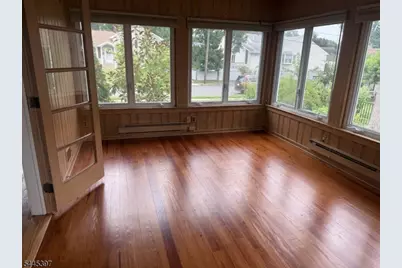 1 Aberdeen Ct, Cranford Township, NJ 07016 - Photo 4