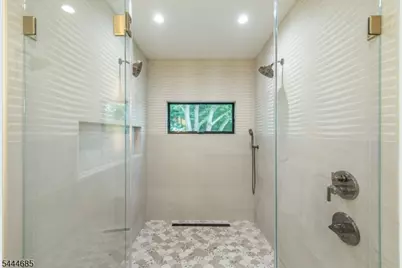98 Haddenfield Rd, Clifton, NJ 07013 - Photo 42