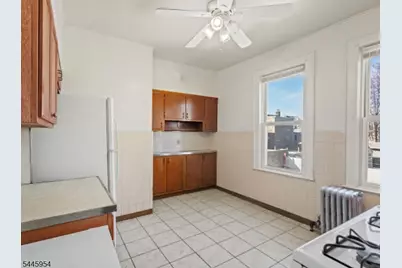 31 Temple Pl, Irvington, NJ 07111 - Photo 6