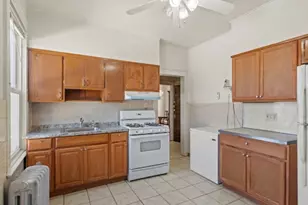 31 Temple Pl, Irvington, NJ 07111 - Photo 2