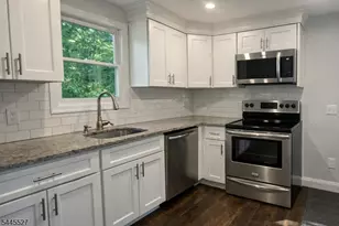 25 Essex Rd, Wantage, NJ 07461 - Photo 2