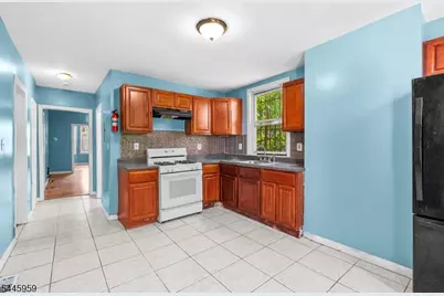 681 S 11th St #3, Newark, NJ 07103 - Photo 8