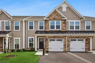 49 Owen Ct, Franklin Township, NJ 08873 - Photo 2