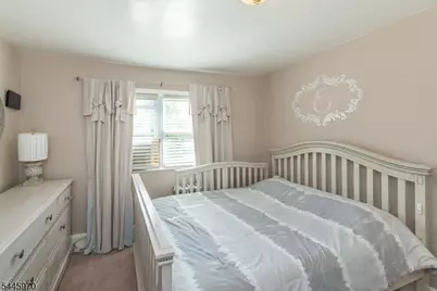31 Zeliff Ave, Little Falls Township, NJ 07424 - Photo 2