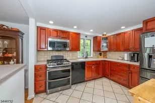 89 Moraine Rd, Parsippany, NJ 07950 - Photo 14