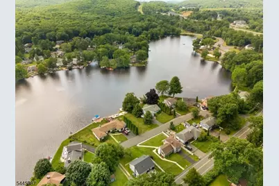 19 W Shawnee Trl, Jefferson Township, NJ 07885 - Photo 28